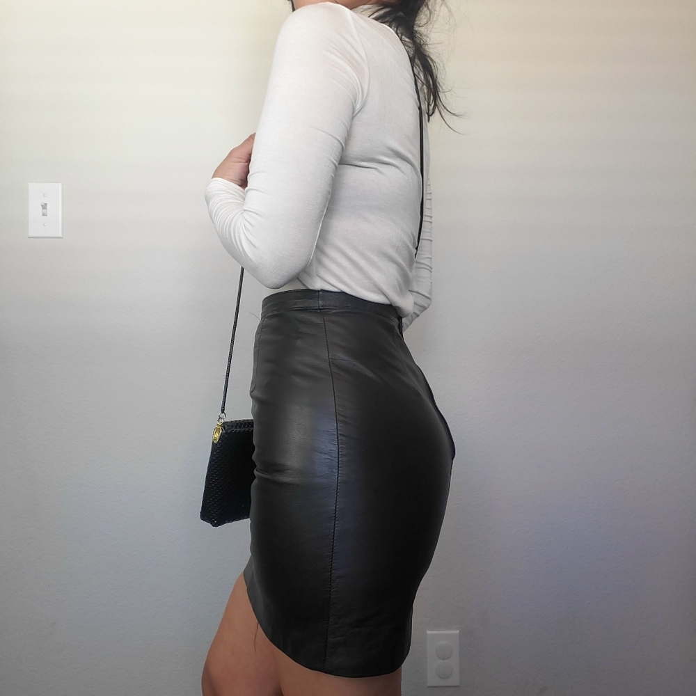 Leather - Picture 5 of 12